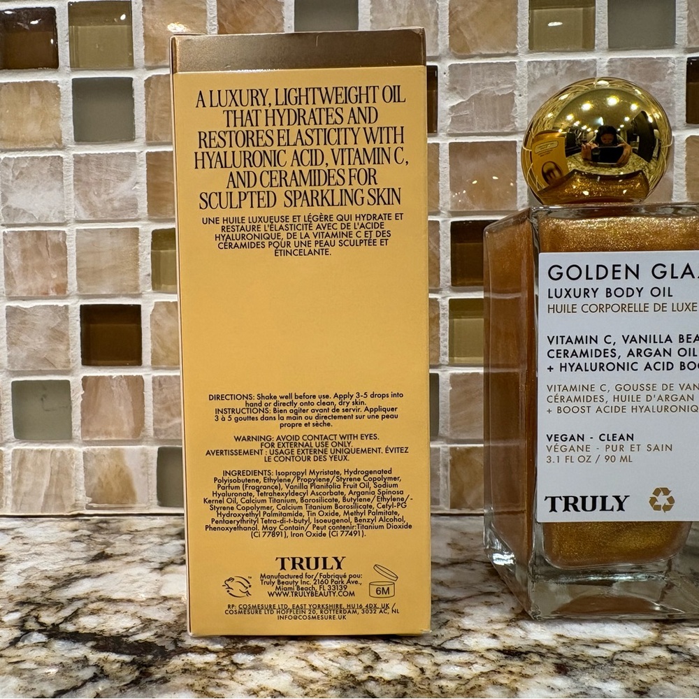 Truly Golden Glaze Luxury Body Oil - 90mL - Picture 3 of 3